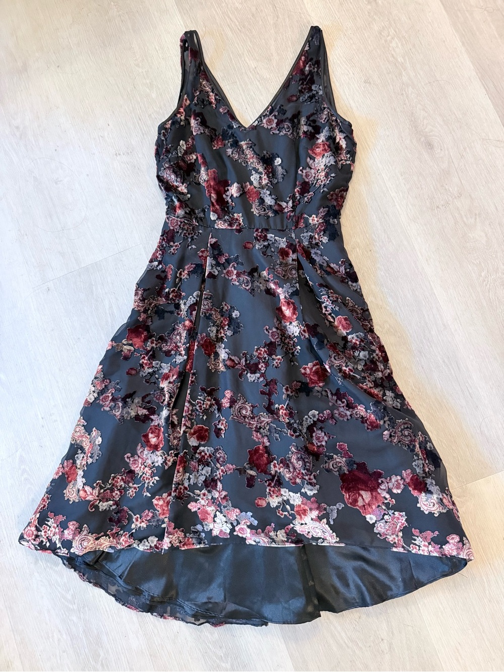 White House Black Market Black Floral High-Low V-Neck Dress
